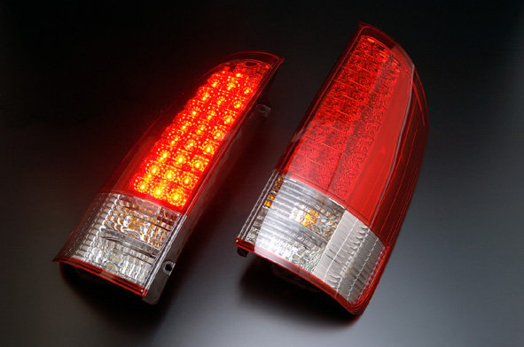 ヴォクシー（AZR60G/AZR65G）用テールランプ LEDテールランプ
